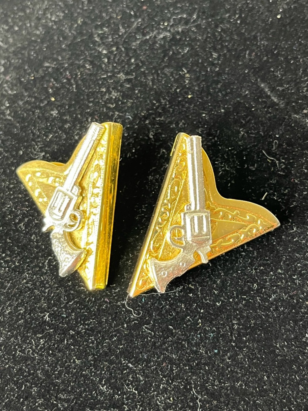 Source Unknown Gold and Silver Revolver Collar Tips - Men Accessories